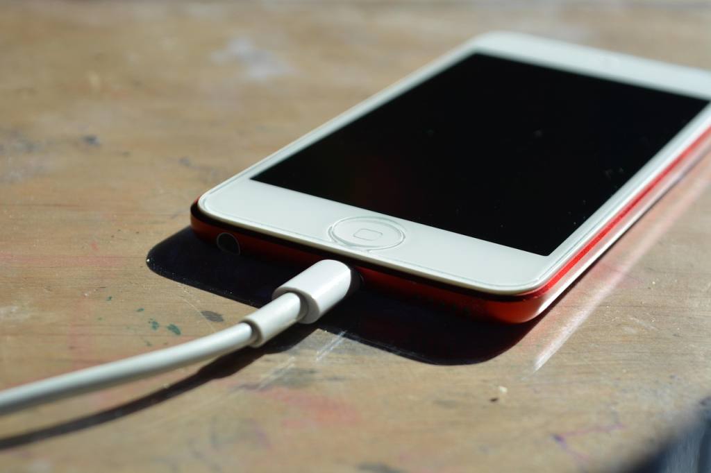 ipod, charging cable, camera, mobile data, connect, transfer, technology, plug, data transfer, cable, apple, ipod, ipod, ipod, ipod, ipod, charging cable