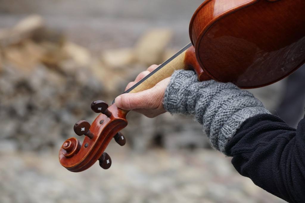 violin, to play, instrument, musician, geiger, entertainment, players, meet, outdoors, free to air program, pleasure, together, encounter, fun, make music, musically, group, interaction, violin, violin, violin, violin, violin