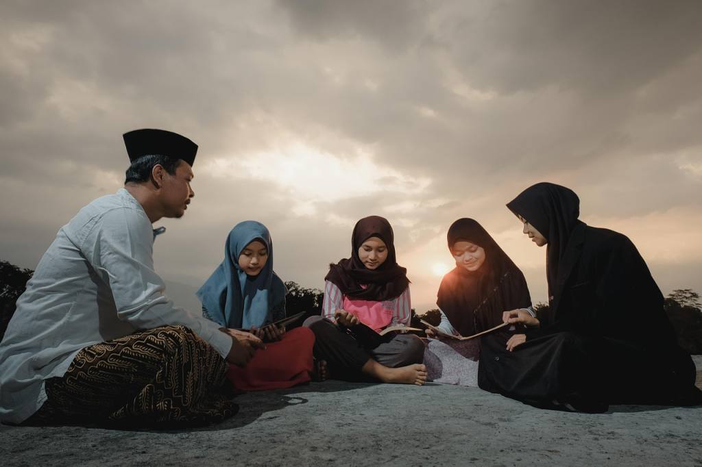 studying, teacher, students, nature, sunset, group, learn, women, reading, muslims, hijab, asian, dusk, asia