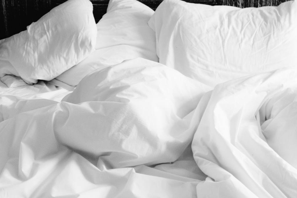 pillows, sheets, bed, 4k wallpaper 1920x1080, linen, white sheets, comfortable, 4k wallpaper, free wallpaper, bedroom, cushion, home, laptop wallpaper, wallpaper hd, hd wallpaper, mac wallpaper, desktop backgrounds, beautiful wallpaper, cool backgrounds, sleep, free background, textile, soft, relaxation, blanket, rumpled, wallpaper 4k, windows wallpaper, full hd wallpaper, wallpaper, background